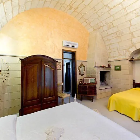 Torre Pinta Masseria Medioevale * Отранто