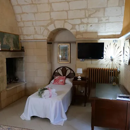 Torre Pinta Masseria Medioevale *