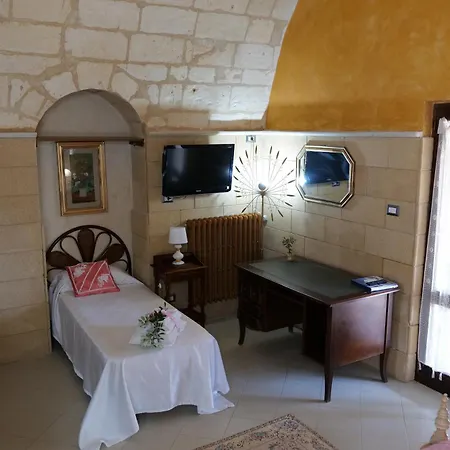 Torre Pinta Masseria Medioevale *